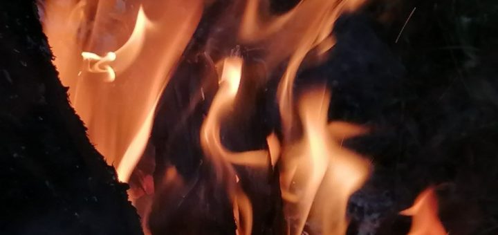 Машина, квартира и строительная бытовка сгорели в Тульской области