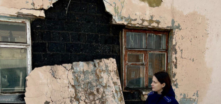 Прокуратура контролирует расселение ветхого дома в Новомосковске