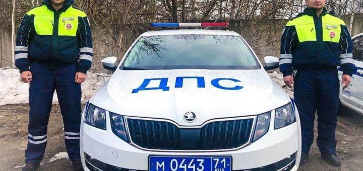 В Туле инспекторы ДПС помогли доставить ребенка с травмой ключицы в больницу