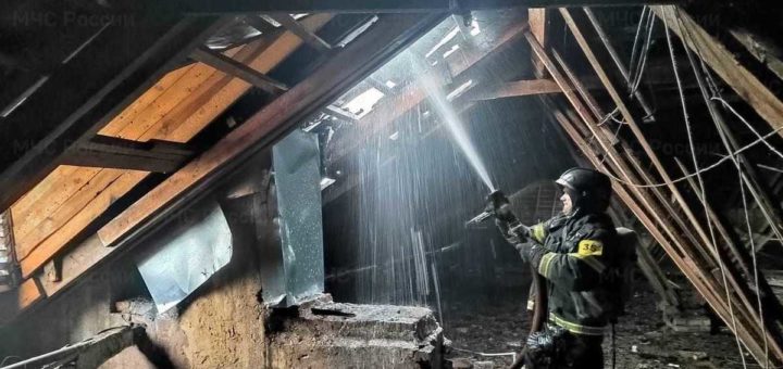 17:41 Из горящего дома в Туле на улице Металлургов эвакуировали 20 человек