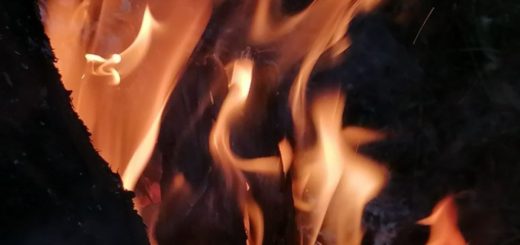 В Туле на улице Металлургов произошло задымление подъезда жилого дома