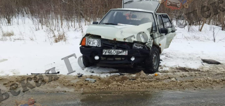 В Чернском районе утром 13 марта столкнулись "Нива" и "девятка"