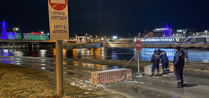 Из за подъема воды на Упе в Туле под Зареченским мостом перекрыли движение