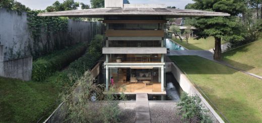 Огромная недвижимость в Индонезии, выросшая из необработанной бетонной архитектуры