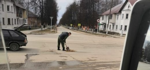 Житель Суворова решил самостоятельно отремонтировать дороги