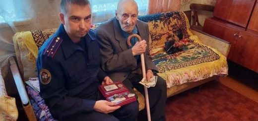 Тульские следователи поздравили ветерана ВОВ со 100 летним юбилеем